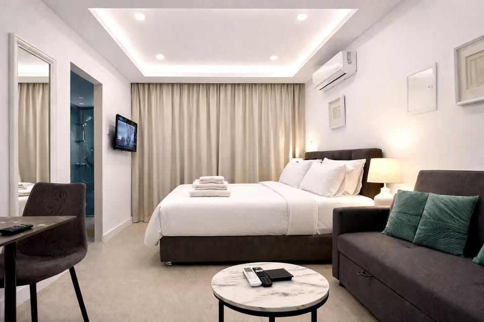 Bed, Living room