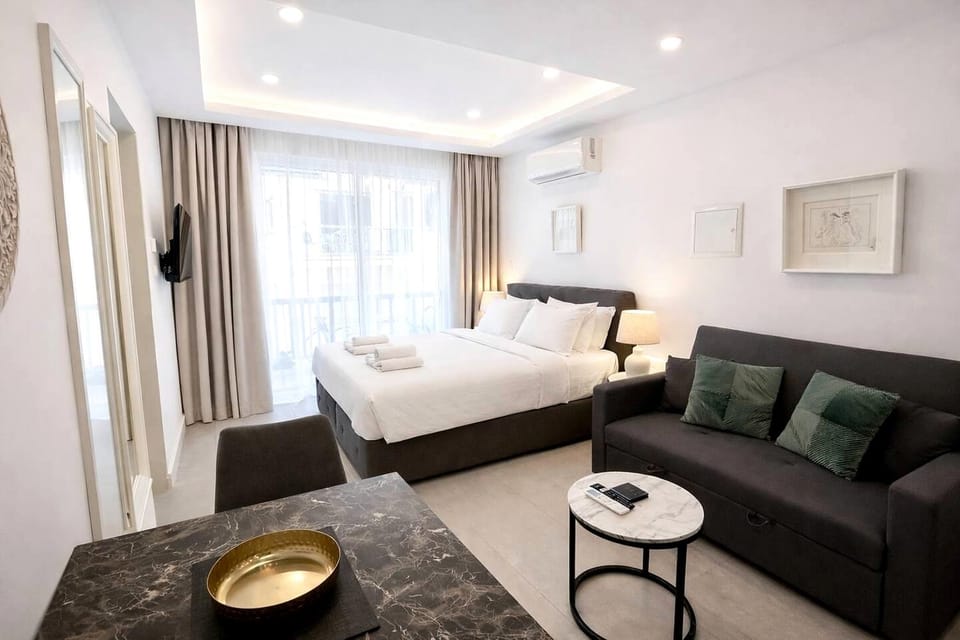Bed, Living room