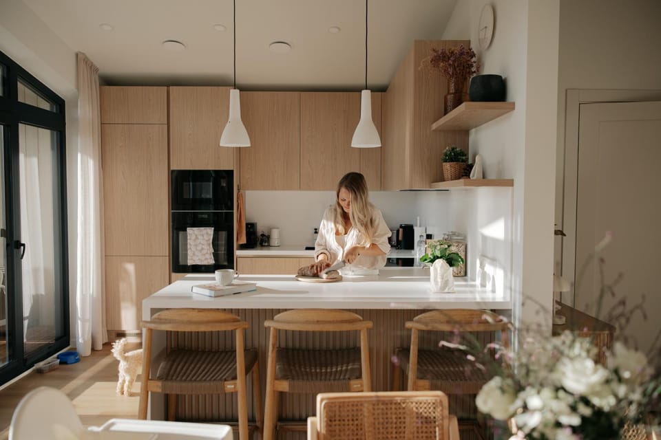 Kitchen or kitchenette, kitchen