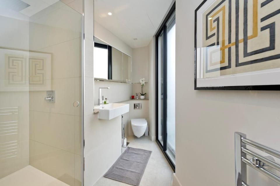 Shower, Toilet, Bathroom, towels