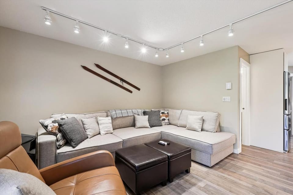 Edgemont C1 House in Mendon