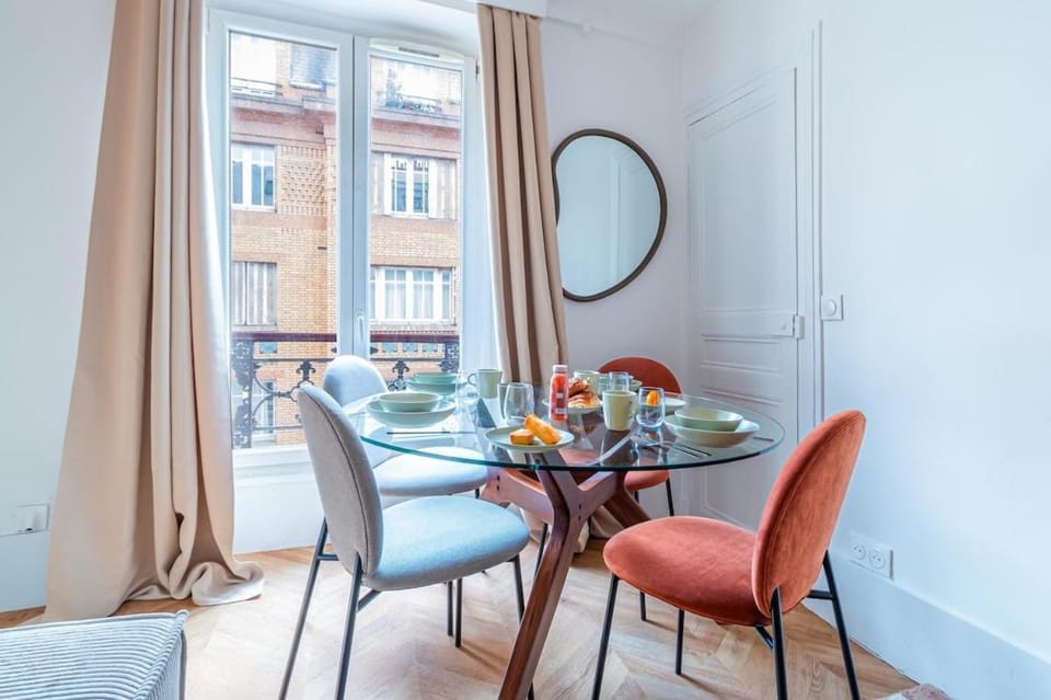 Charmant et Central - Bon Marché Apartment in Paris