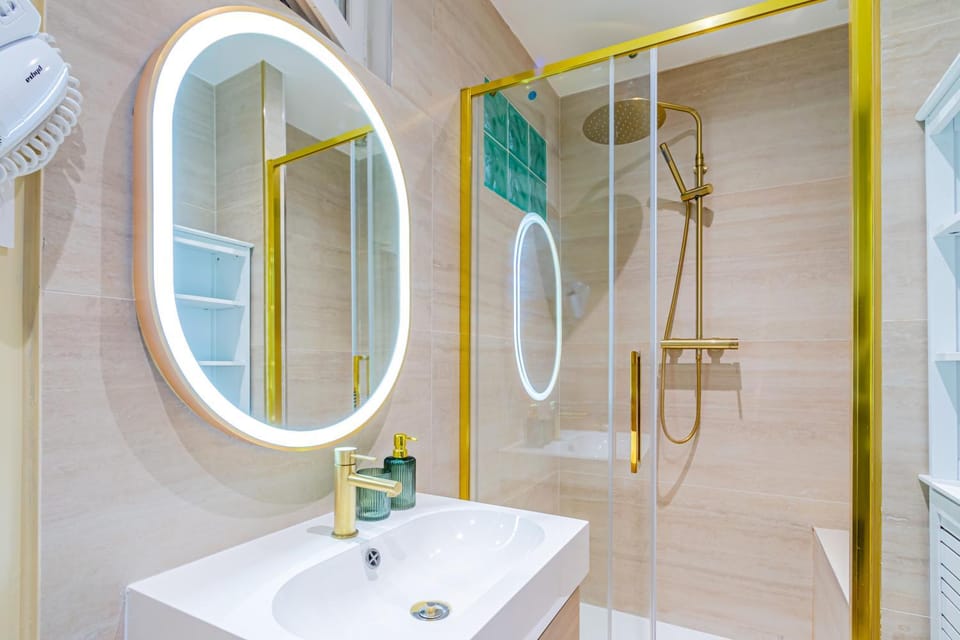 Shower, Bathroom