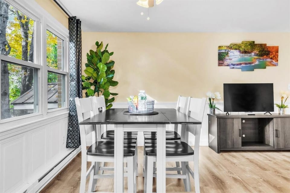 TruStay in Central Connecticut Apartment in Manchester