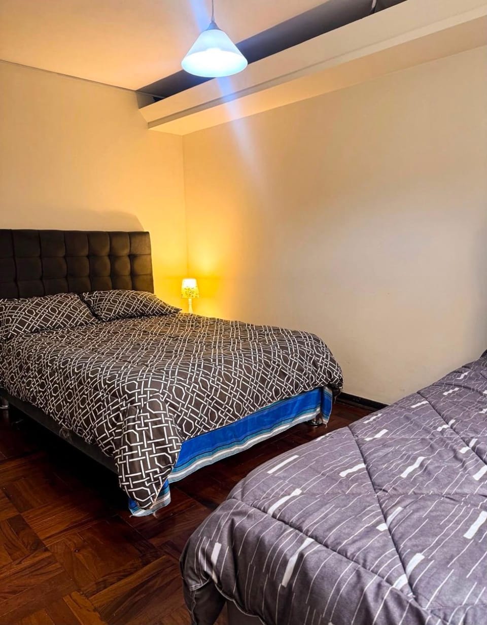 Miraflores, habitación Triple en apartamento compartido Vacation rental in Miraflores