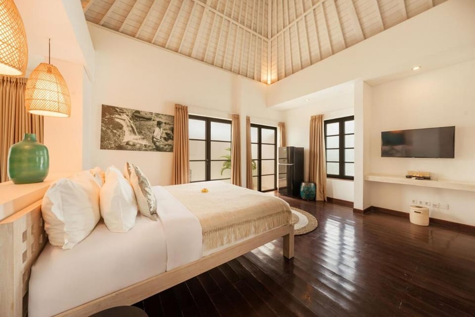 Bed, TV and multimedia, Photo of the whole room, Bedroom