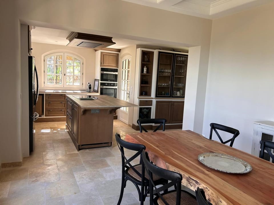 Dining area, dishwasher, oven, stove