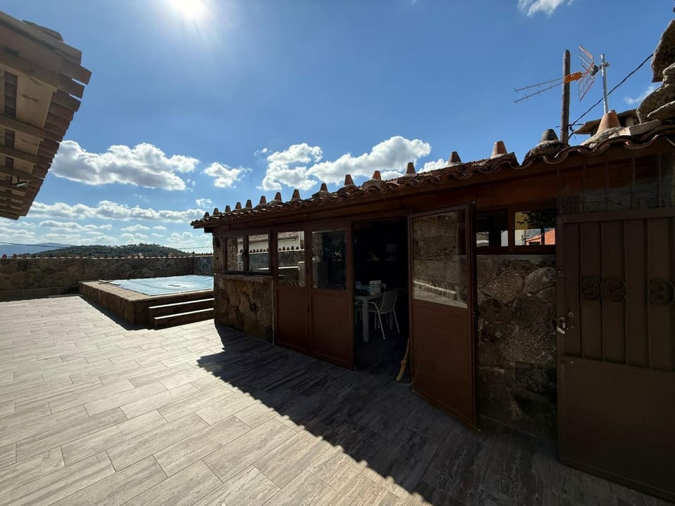 Balcony/Terrace, Swimming pool
