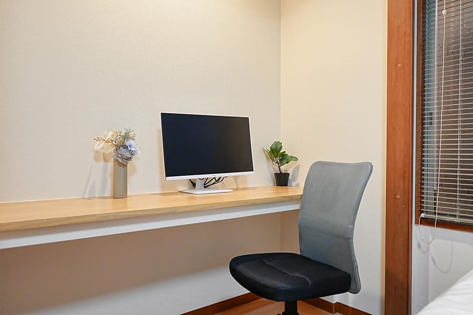 TV and multimedia, Business facilities