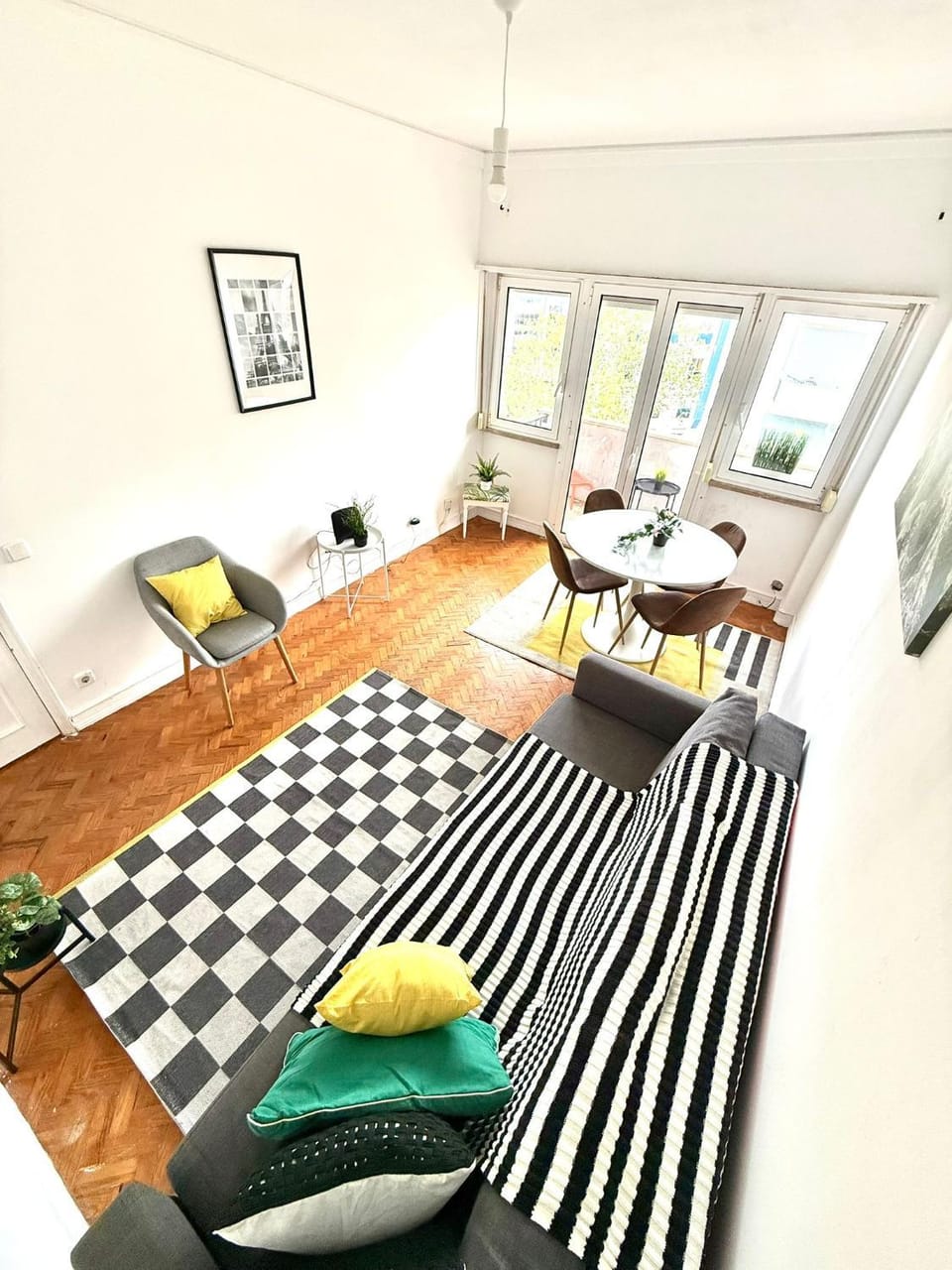 Living room, Seating area, Dining area