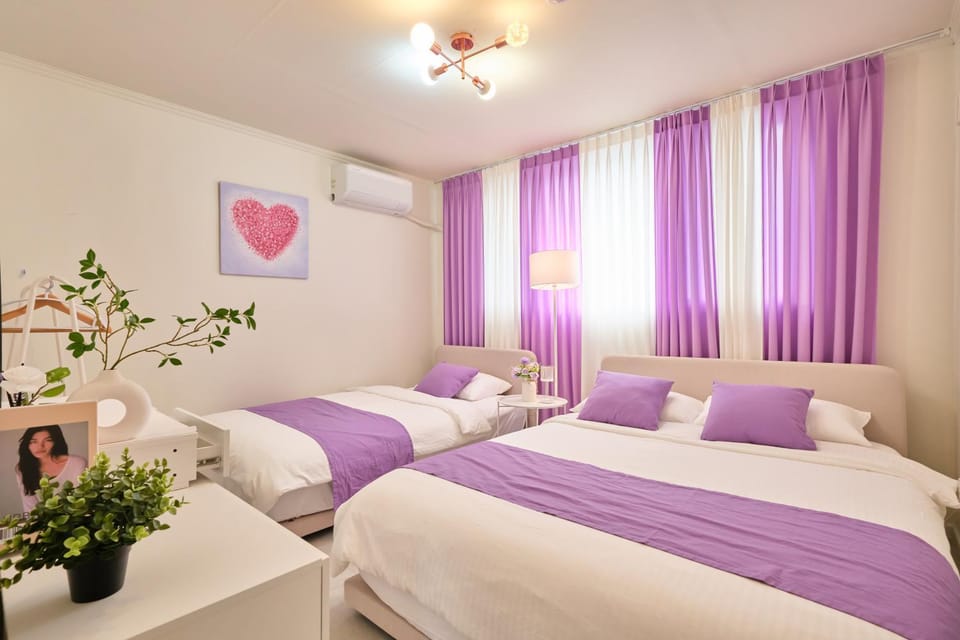 Stay Young #3 Rooms # 5 Beds # Line 2 Line 5 Yeongdeungpo-gu Office Station #Hongdae # Yeouido Apartment in Seoul