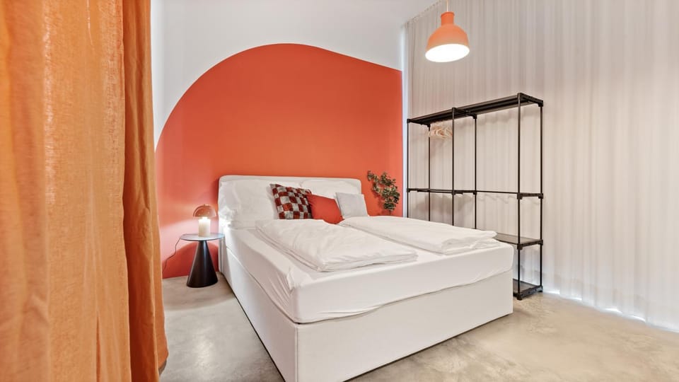 Photo of the whole room, Bedroom, towels