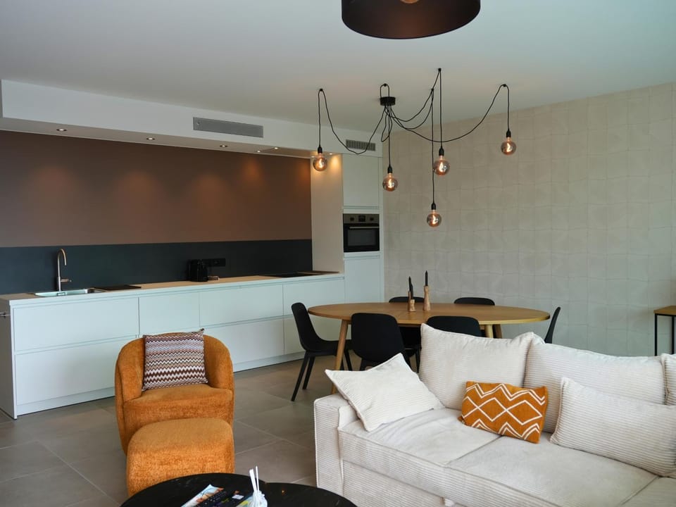 Kitchen or kitchenette, Living room, Seating area, Dining area, stove, kitchen