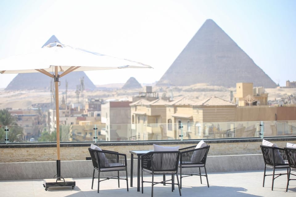 Property building, Patio, Day, Natural landscape, View (from property/room), Balcony/Terrace, Dining area, Mountain view