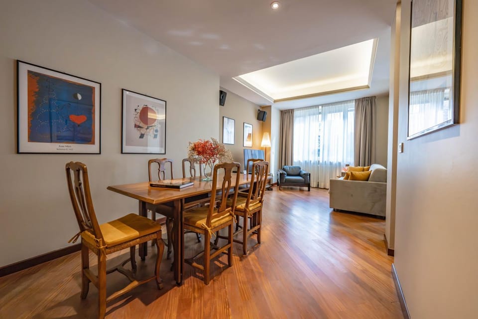 Living room, Dining area