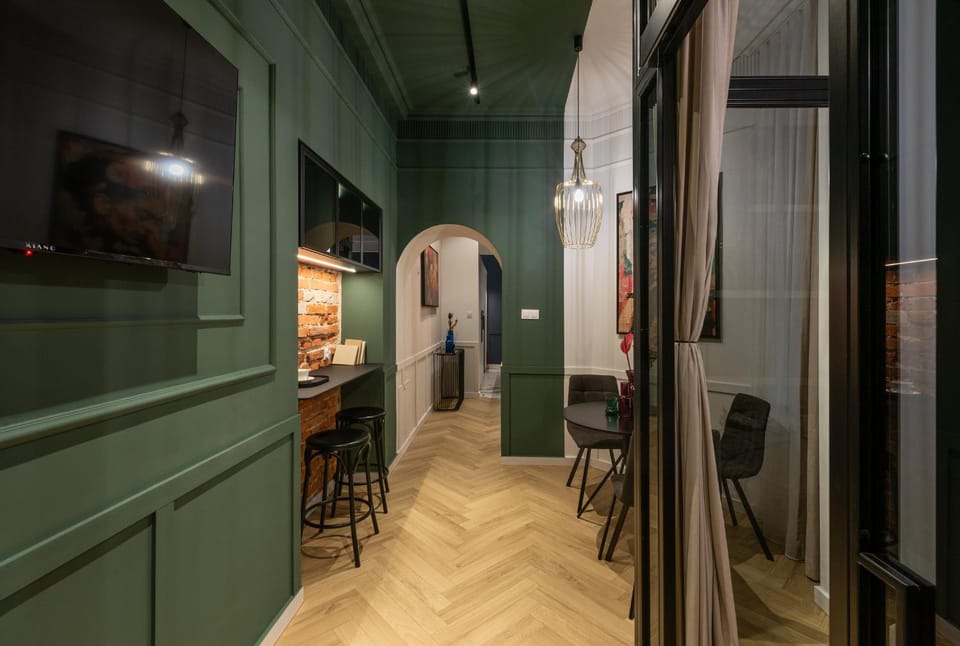TV and multimedia, Dining area