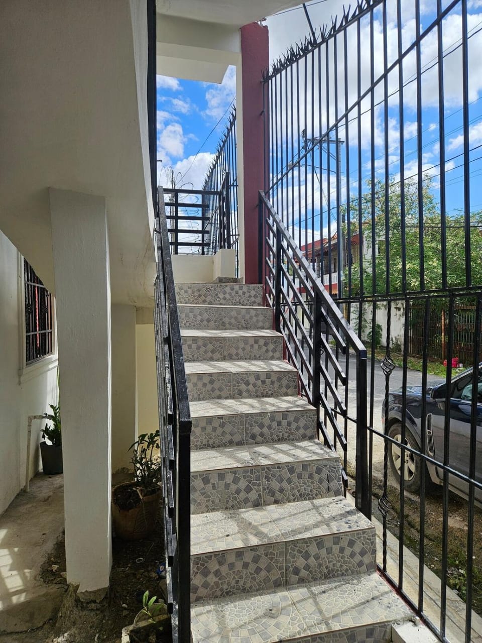 Facade/entrance