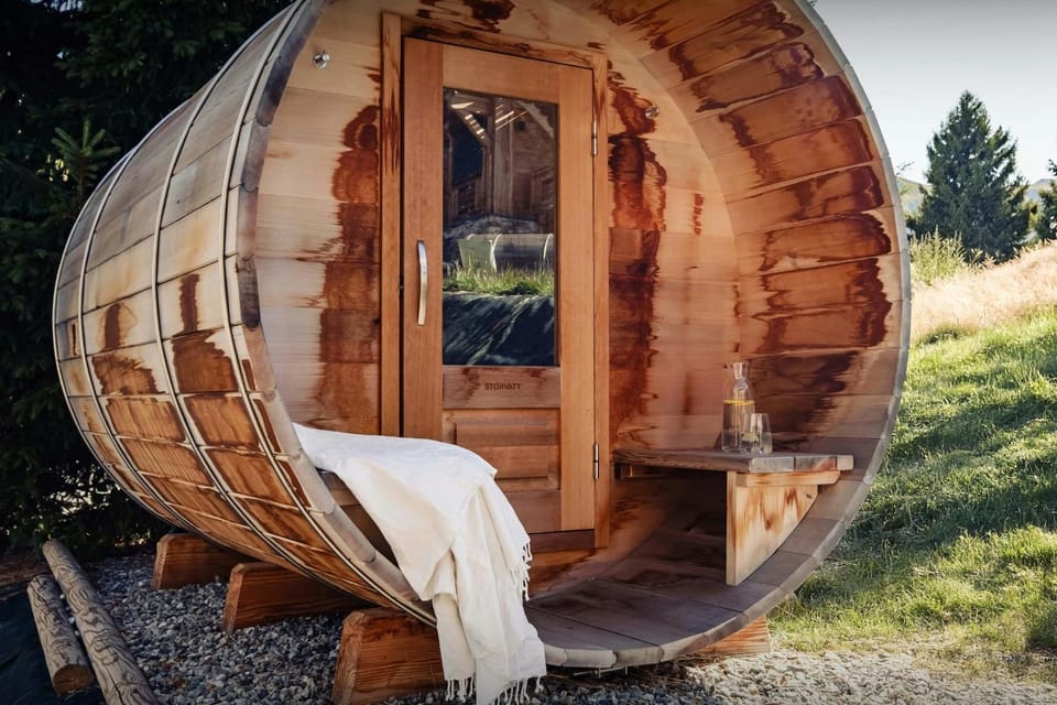 Day, Natural landscape, Sauna, Area and facilities