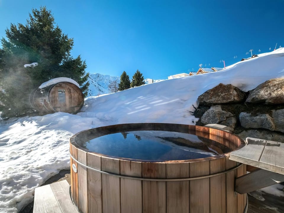 Chalet Sheehy - OVO Network Chalet in Villarembert