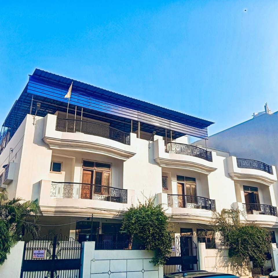 Property building, Day