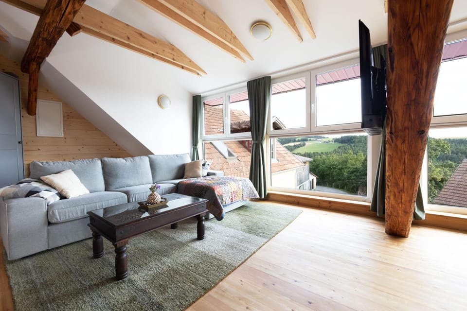 Communal lounge/ TV room, TV and multimedia, View (from property/room), Living room