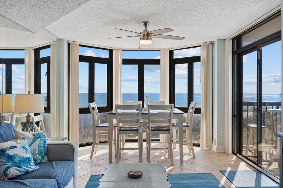 Beautiful & Modern Updated Oceanfront Condo for 10! Sedgefield North 103 House in North Myrtle Beach