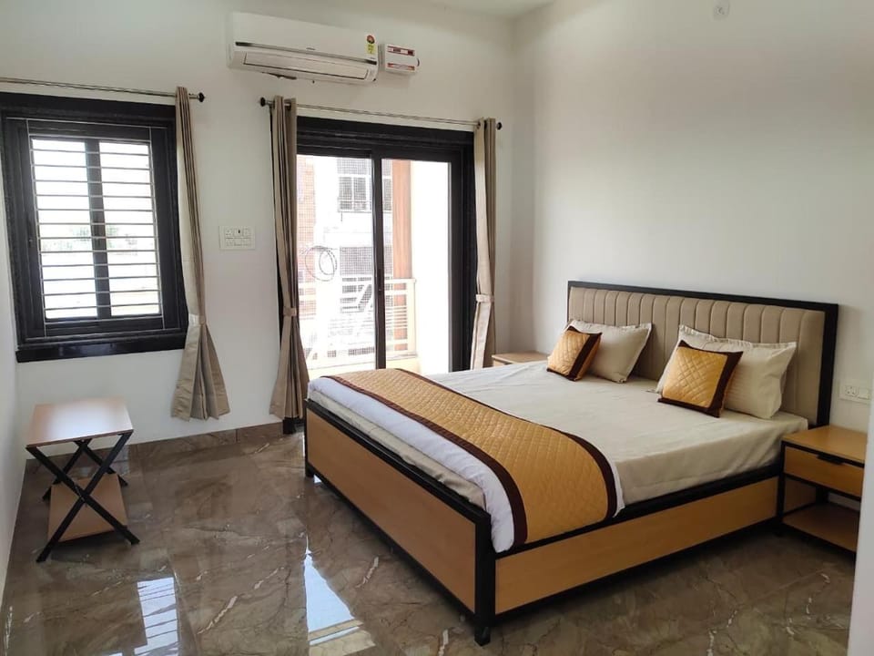 Bed, Bedroom, air conditioner