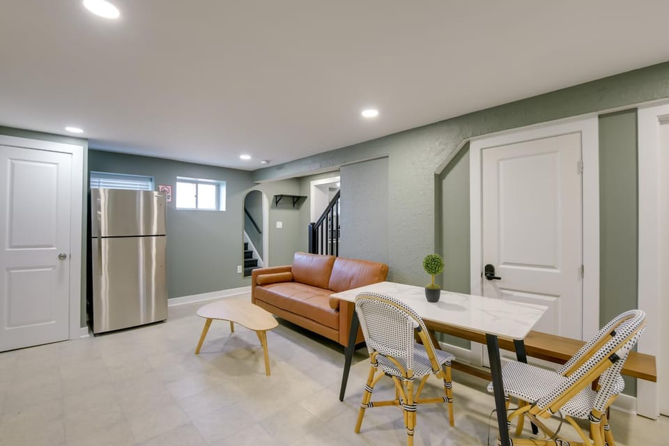 Work & Explore in DC! Cheverly Apt 1/2 Mi to Metro Apartment in Cheverly