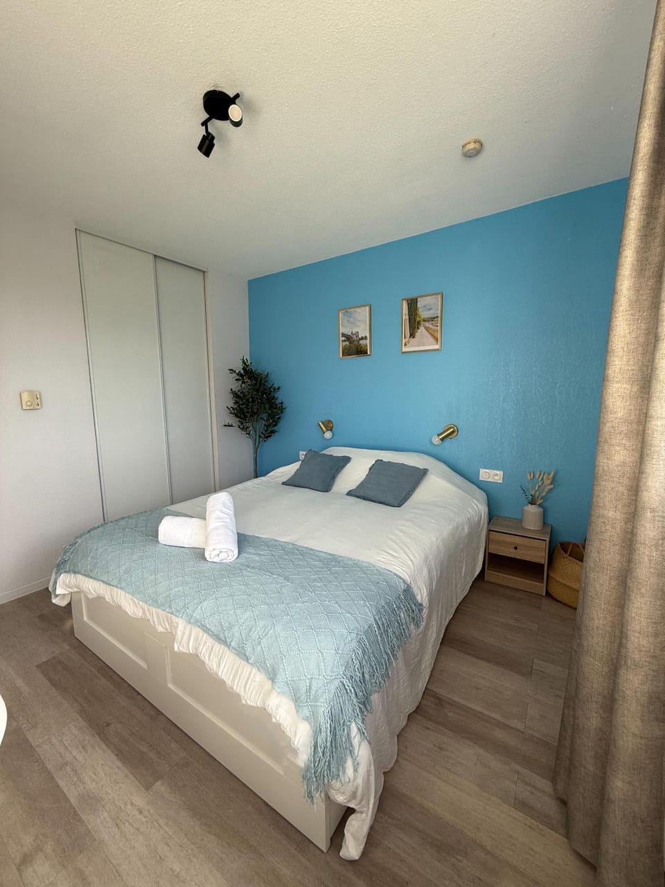 Bed, Bedroom, wardrobe