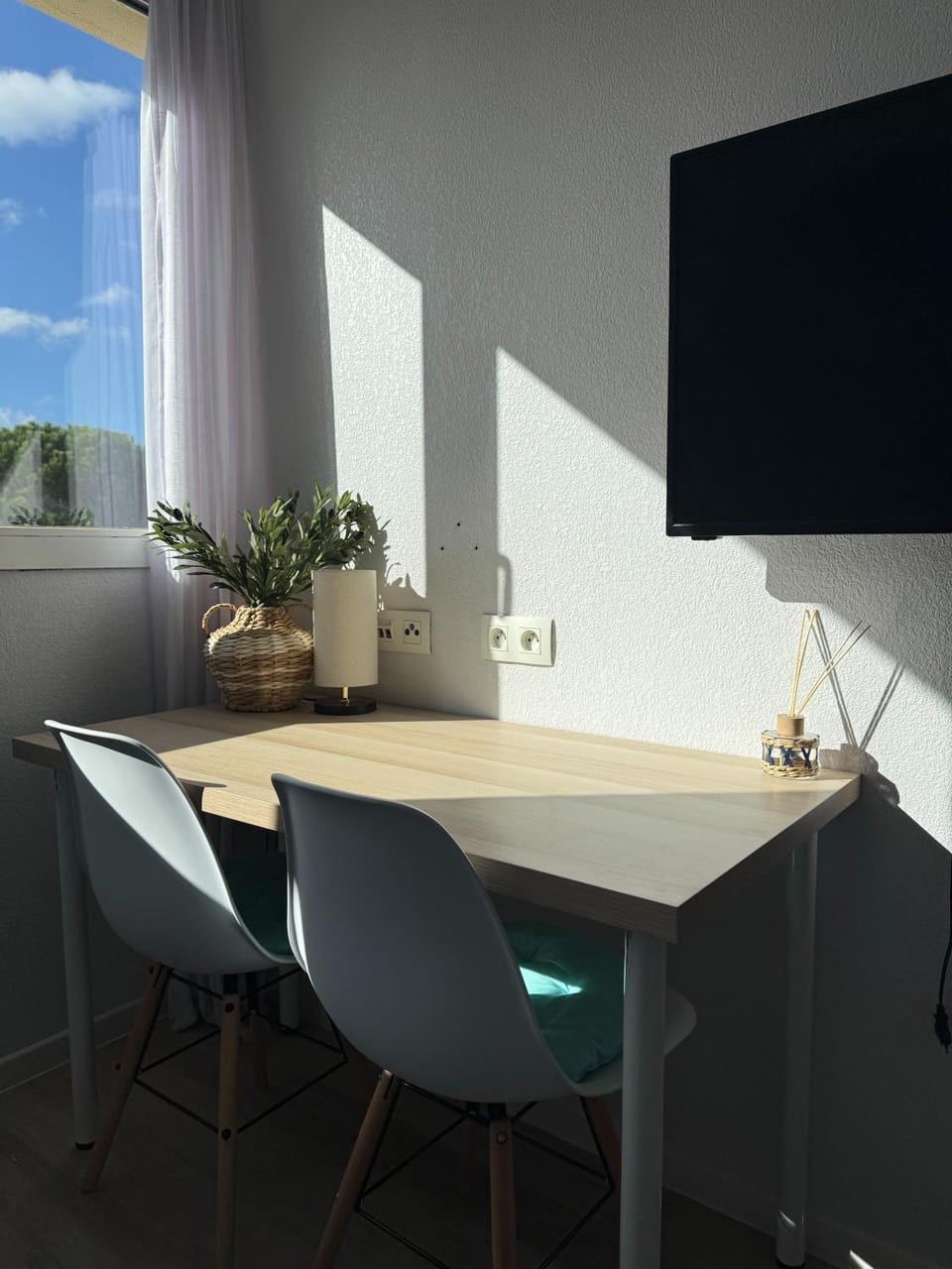 TV and multimedia, Dining area