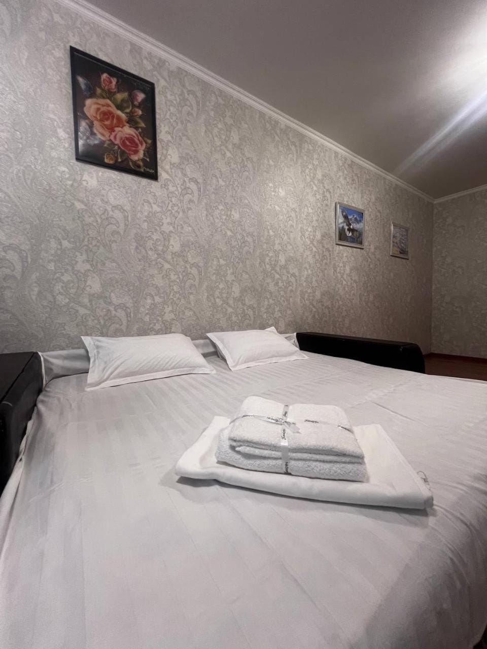 Communal lounge/ TV room, Photo of the whole room, Bedroom, towels, towels