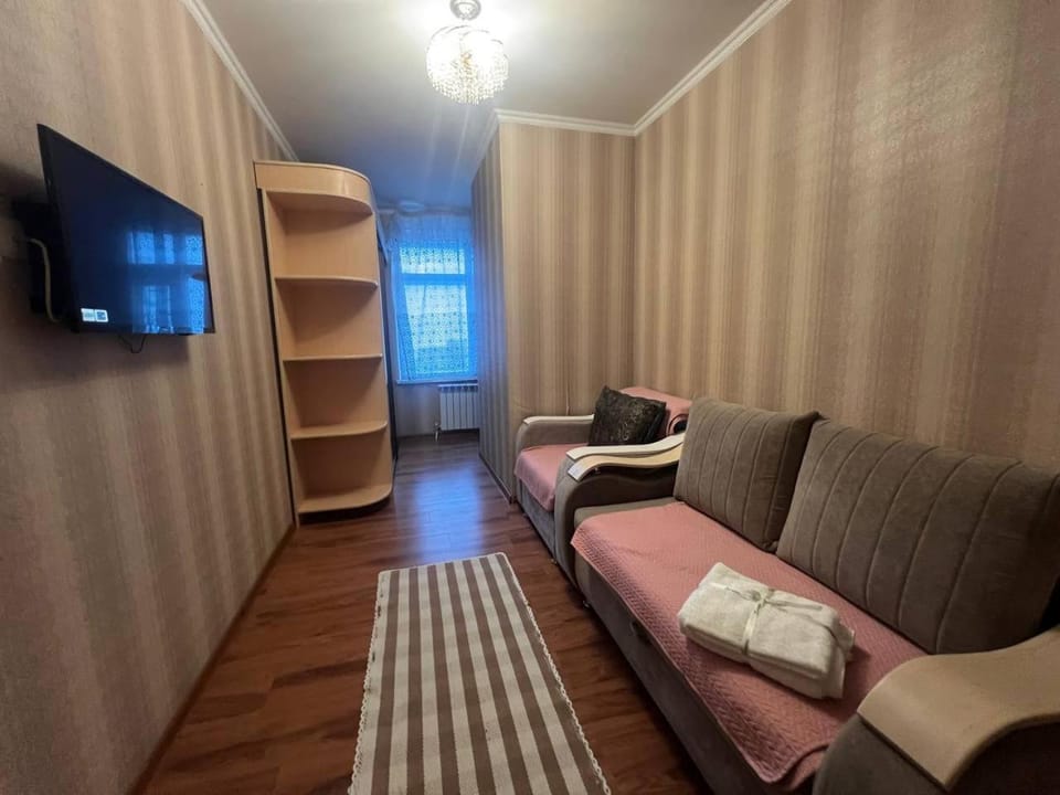 Communal lounge/ TV room, TV and multimedia, Living room, Photo of the whole room, Seating area