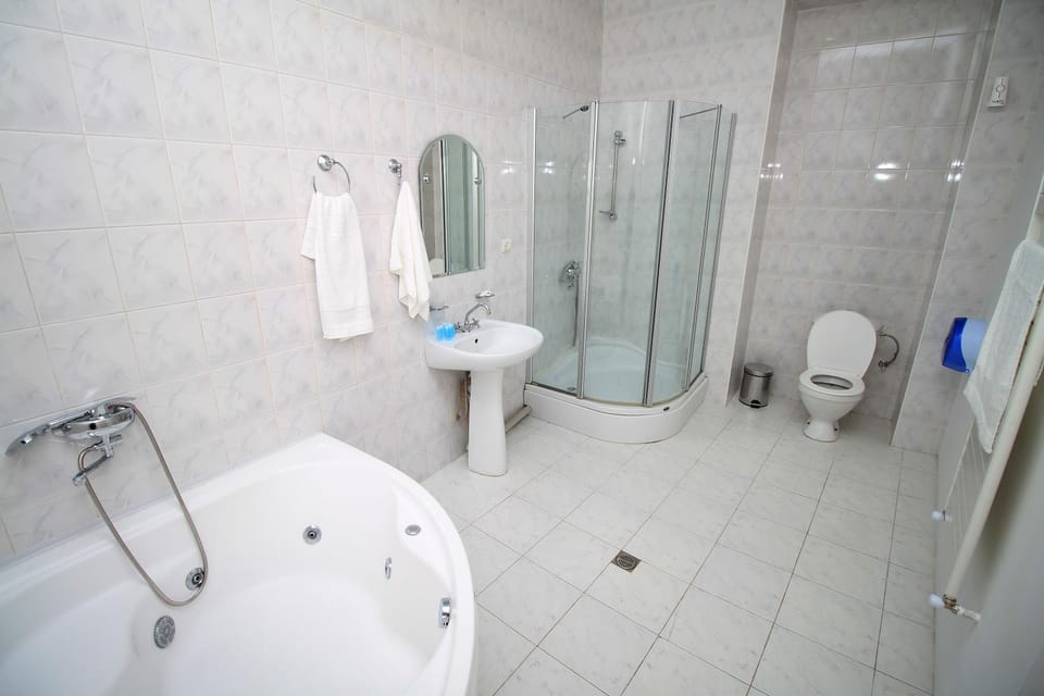 Bathroom, towels