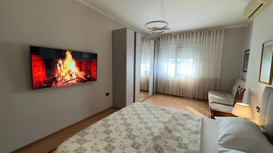 Bed, TV and multimedia, Photo of the whole room, Seating area
