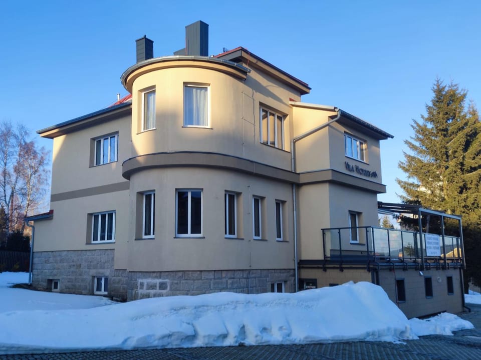 Property building, Winter