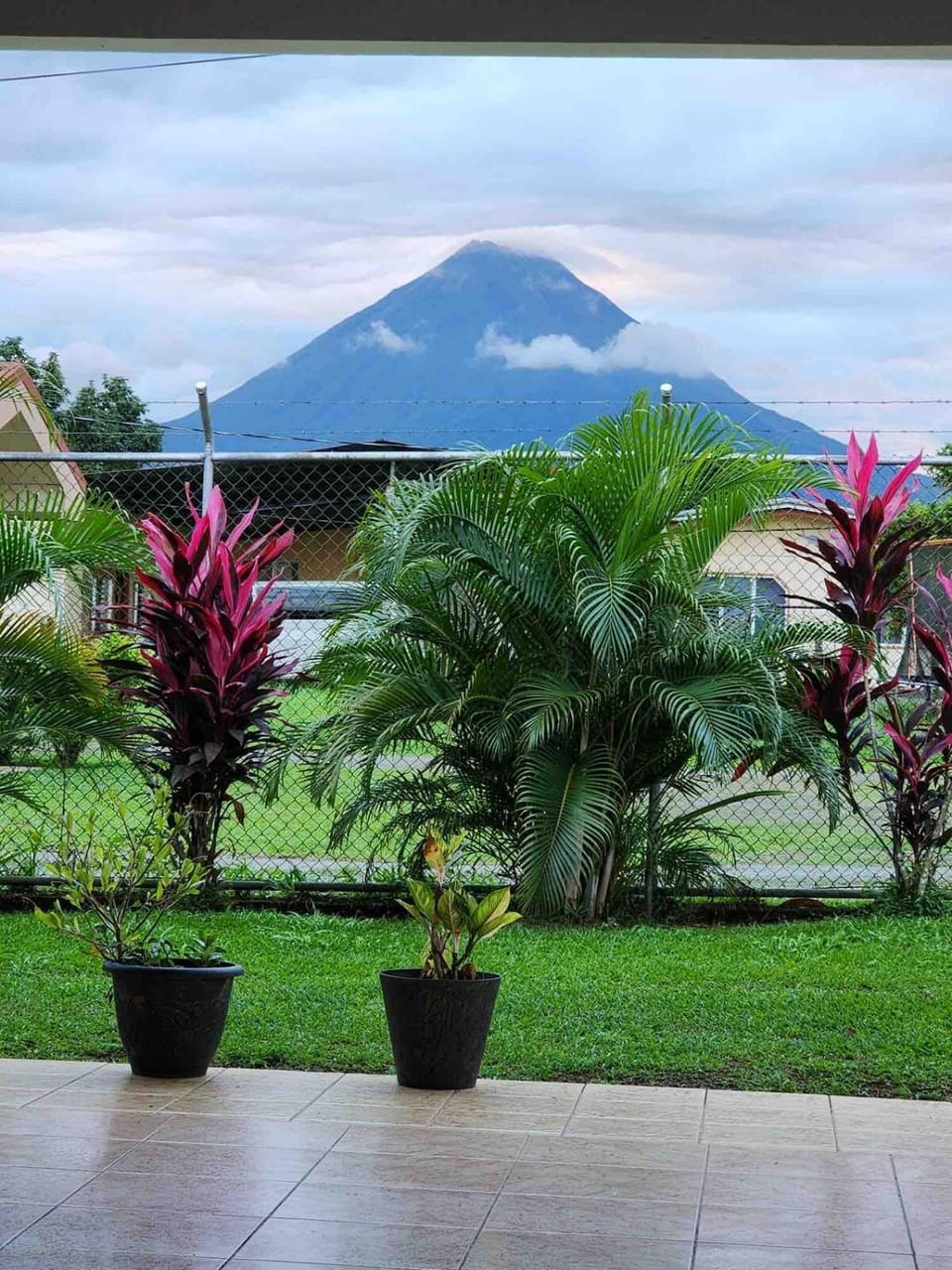 Gray Oasis, Private Pool Villa in Alajuela Province