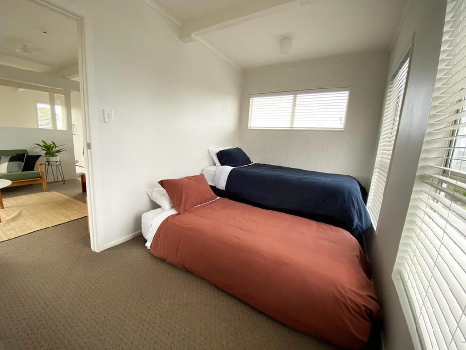 Treetop studio apartment Apartment in Hamilton