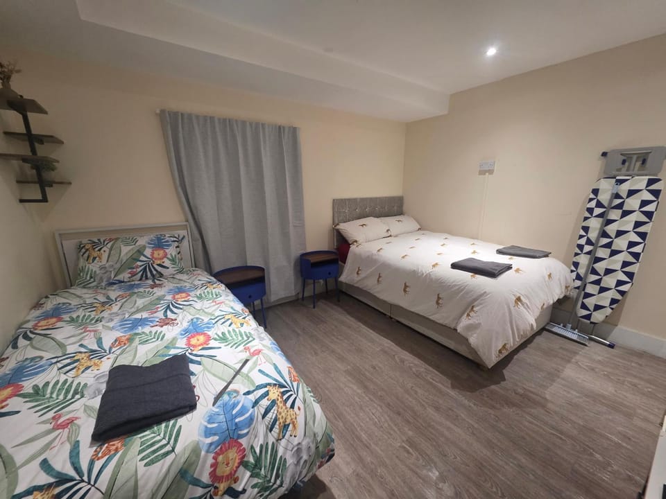 Stylish Ensuite Room in Peckham Easy Access to Central London Vacation rental in London Borough of Southwark