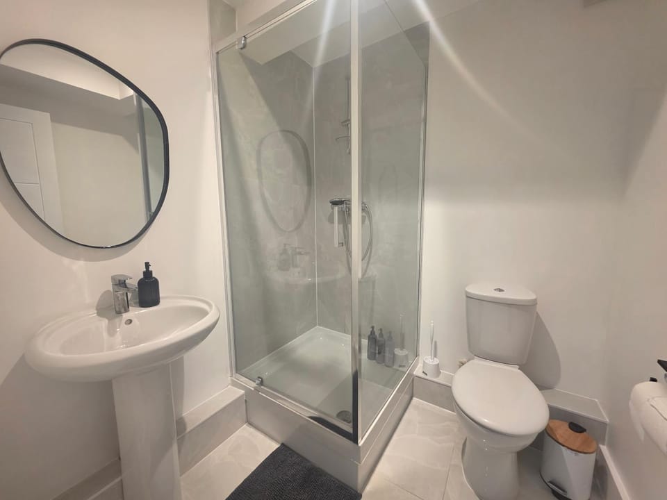 Stylish Ensuite Room in Peckham Easy Access to Central London Vacation rental in London Borough of Southwark