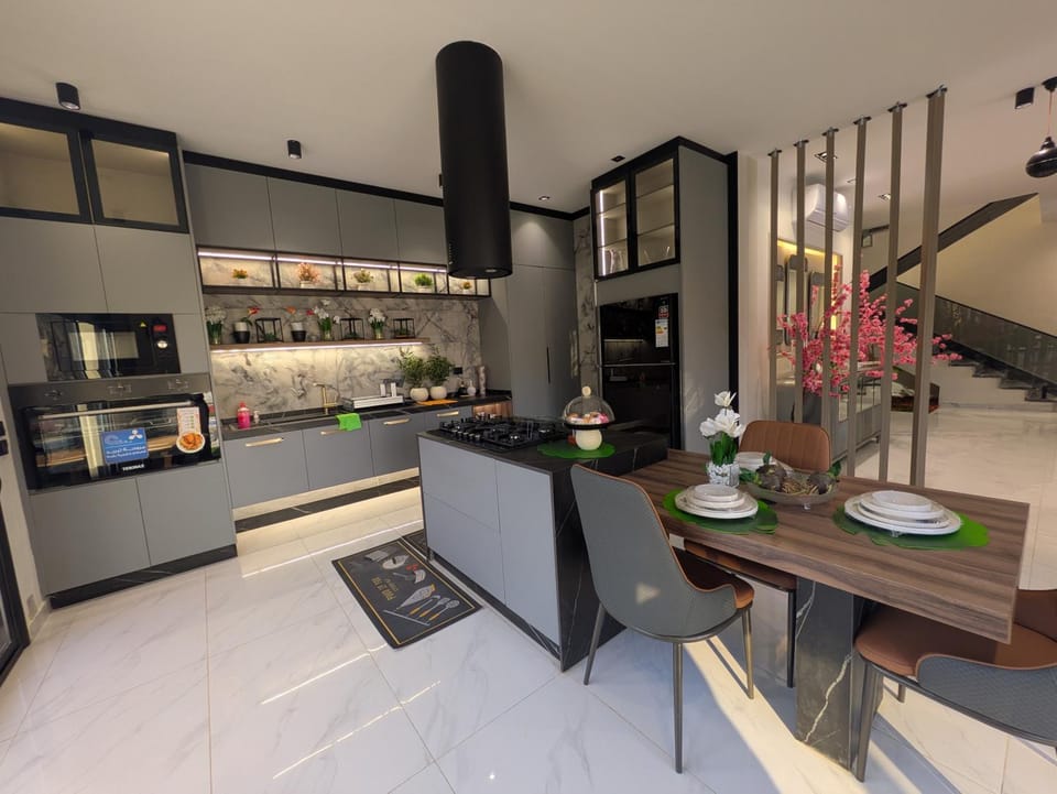 Kitchen or kitchenette, minibar, oven, stove