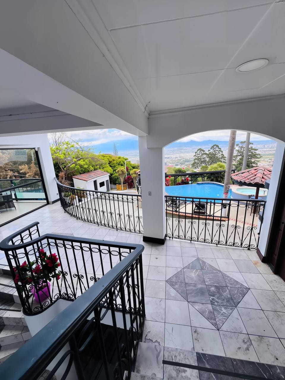 Casa Escazu Overlook House in San Jose