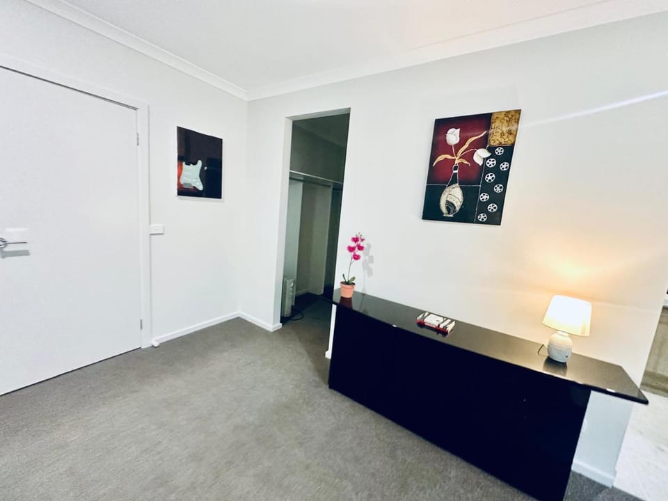 Spacious- 4-bedroom house near Airport Villa in Diggers Rest