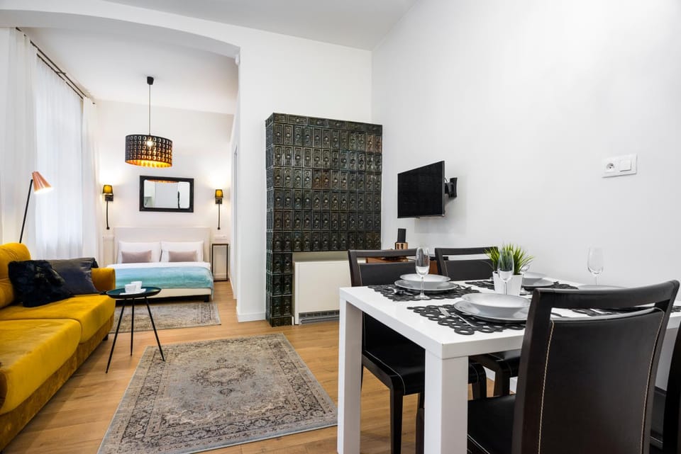 Living room, Dining area, Bedroom