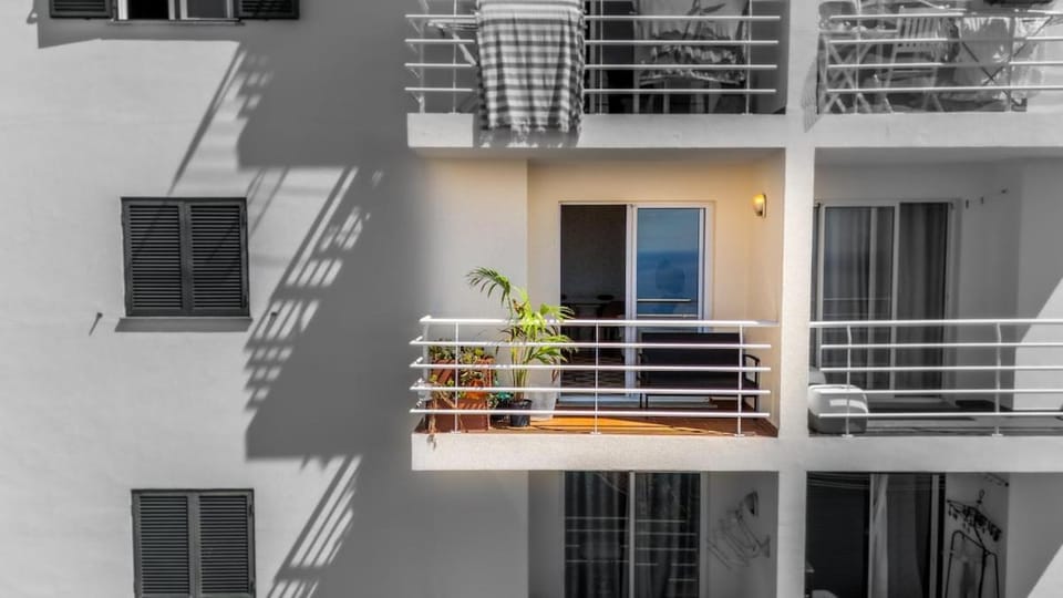 Topaz Scape Garajau Madeira by GRM Apartment in Caniço