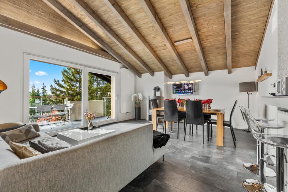 View (from property/room), Balcony/Terrace, Kitchen or kitchenette, Living room, Dining area