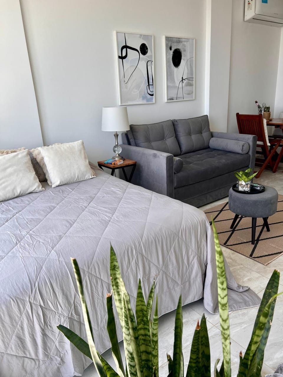 Bed, Living room, Photo of the whole room