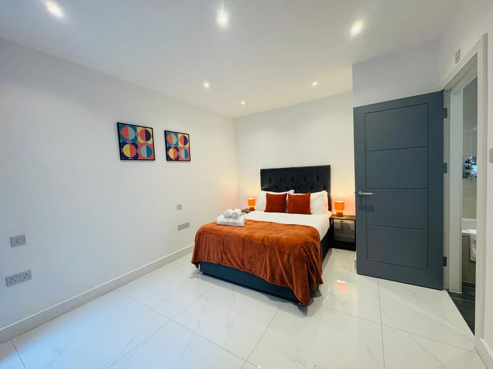 Bed, Photo of the whole room, Bedroom, wardrobe