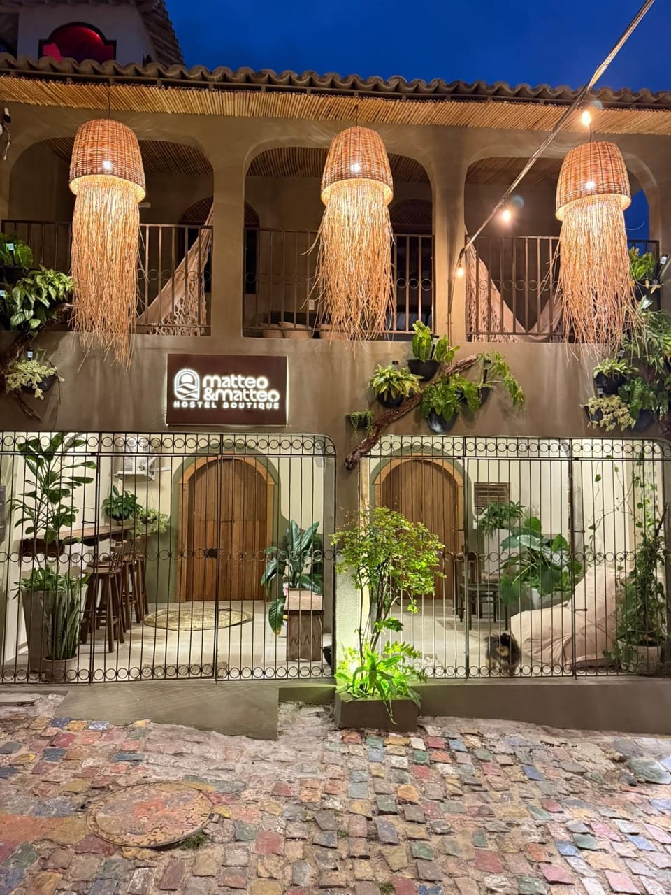 Facade/entrance