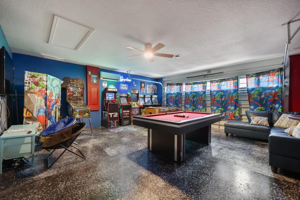 Luxury 6-Bedroom Villa with Private Pool & near Disney House in Four Corners