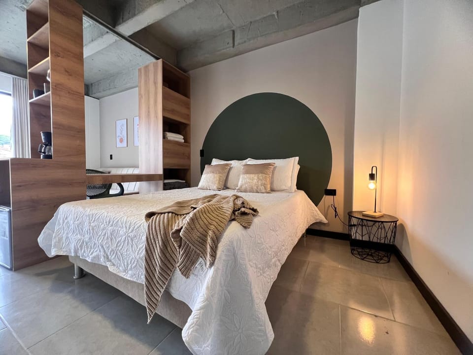 Bed, Seating area